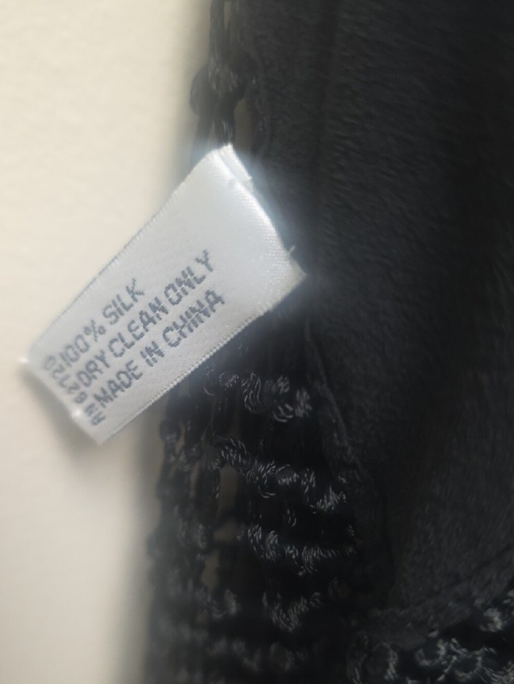 Oscar de la Renta Silk Black Fringe Shawl Scarf - Picture 5 of 7